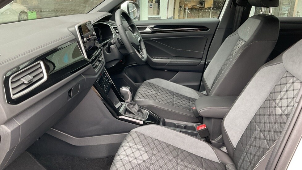 Used Volkswagen T-Roc 2025 for sale - 75874141: Photo 28