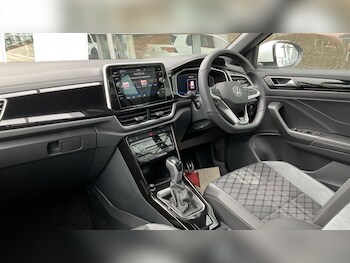 Used Volkswagen T-Roc 2025 for sale - 75874141: Photo