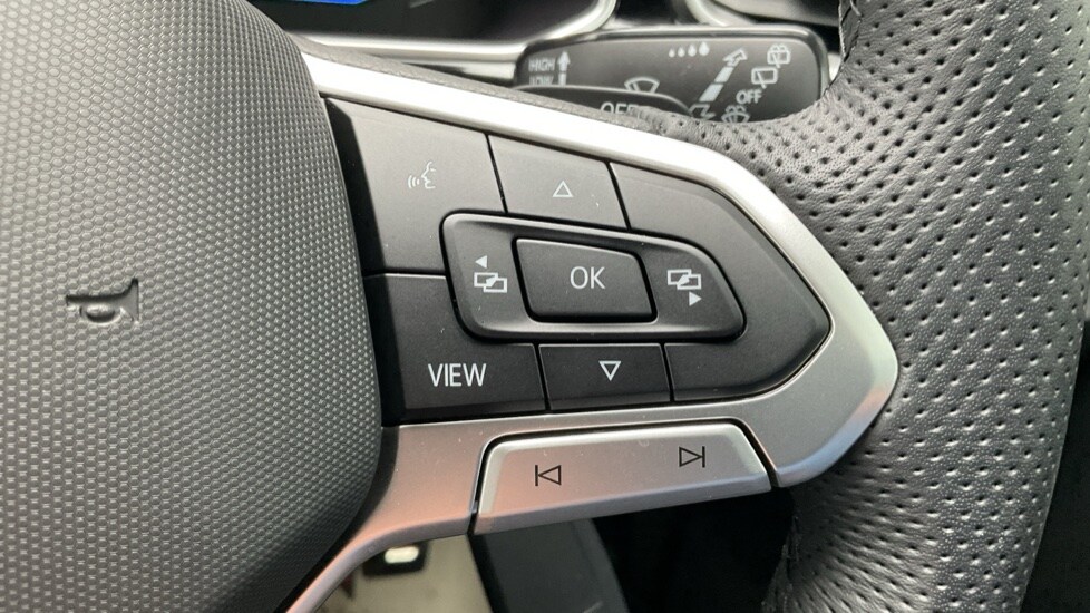 Used Volkswagen T-Roc 2025 for sale - 75874141: Photo 30