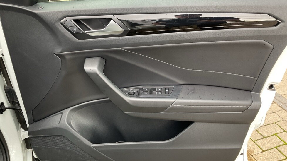 Used Volkswagen T-Roc 2025 for sale - 75874141: Photo 37
