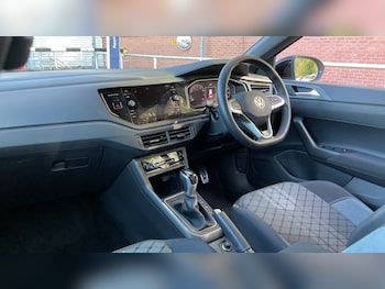 Used Volkswagen Taigo 2023 for sale - 76124849: Photo 2