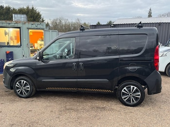 Used Vauxhall Combo 2017 for sale - 78988990: Photo
