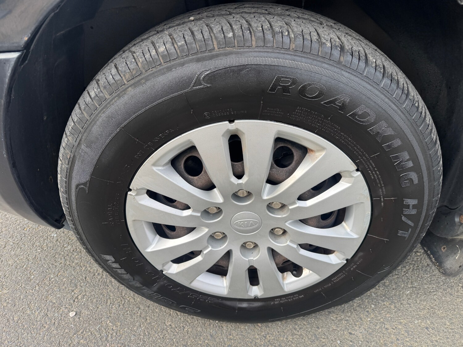 Used Kia Sedona 2011 for sale - 77998801: Photo 19