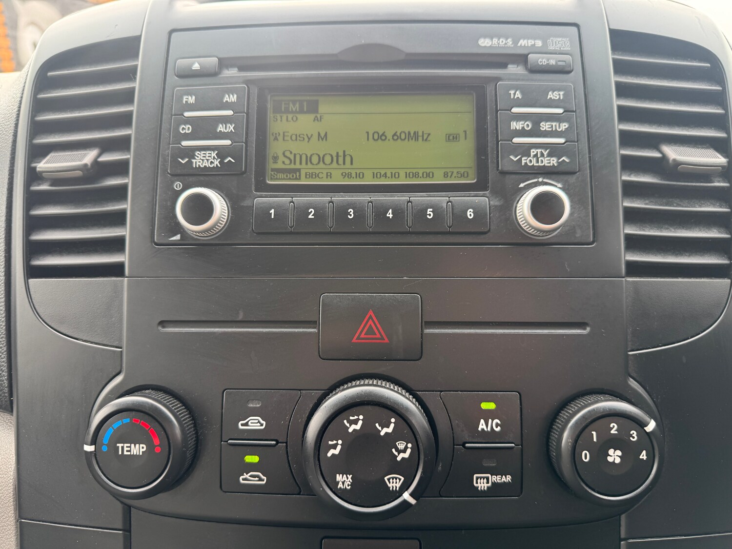 Used Kia Sedona 2011 for sale - 77998801: Photo 8