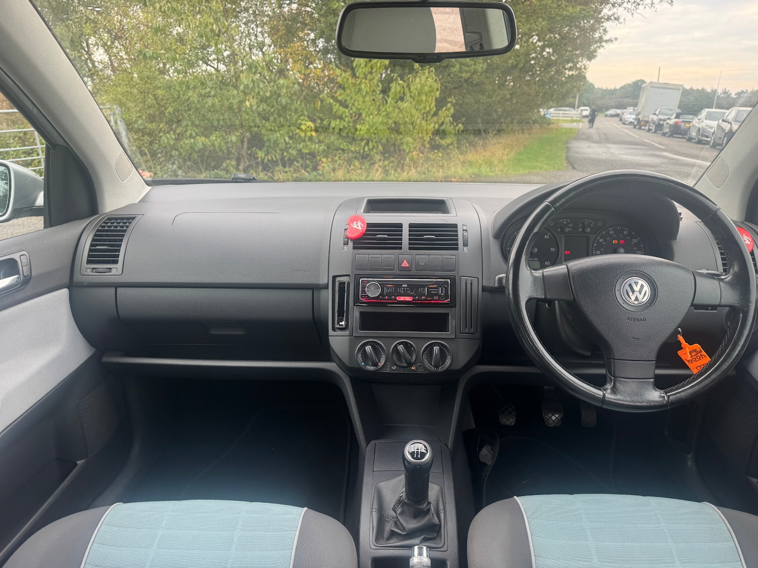 Used Volkswagen Polo 2009 for sale - 76130347: Photo 2