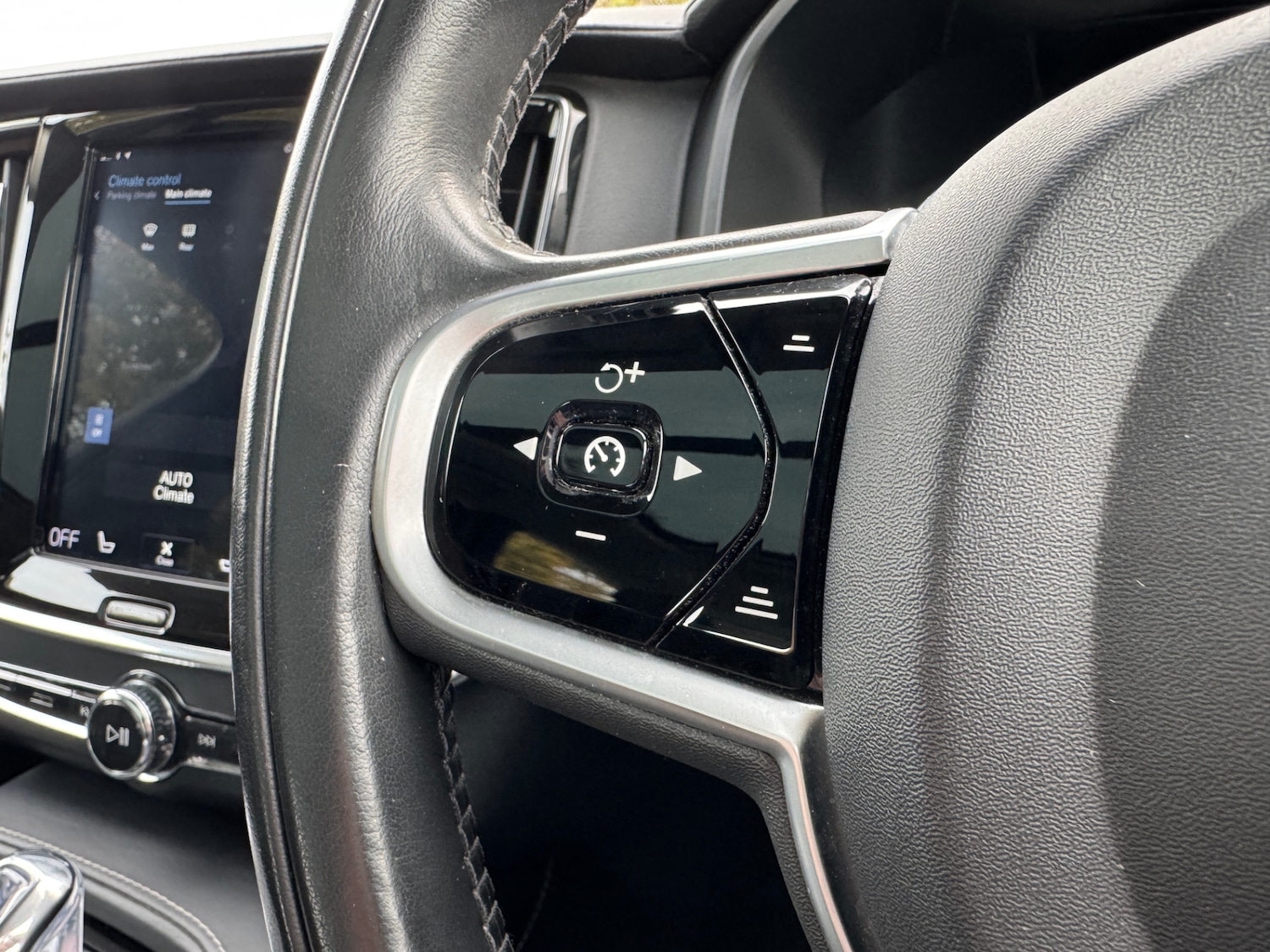 Used Volvo V90 2018 for sale - 76403315: Photo 8