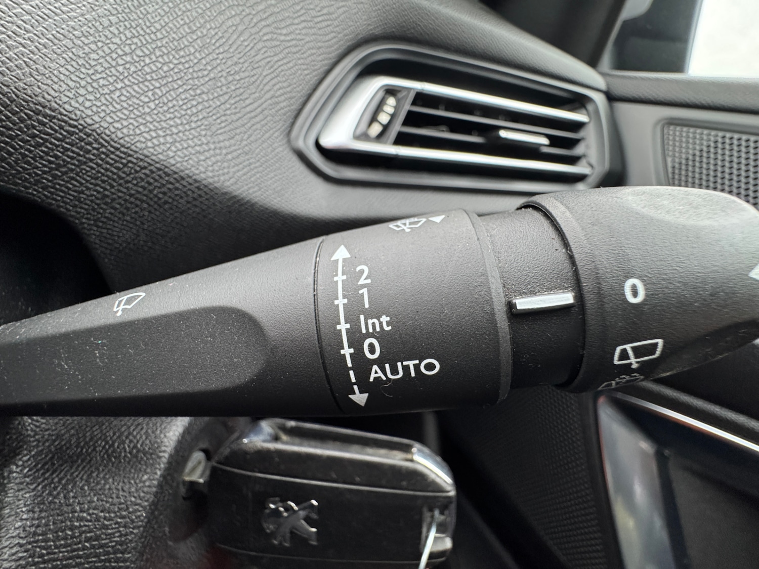 Used Peugeot 308 2018 for sale - 76450311: Photo 14