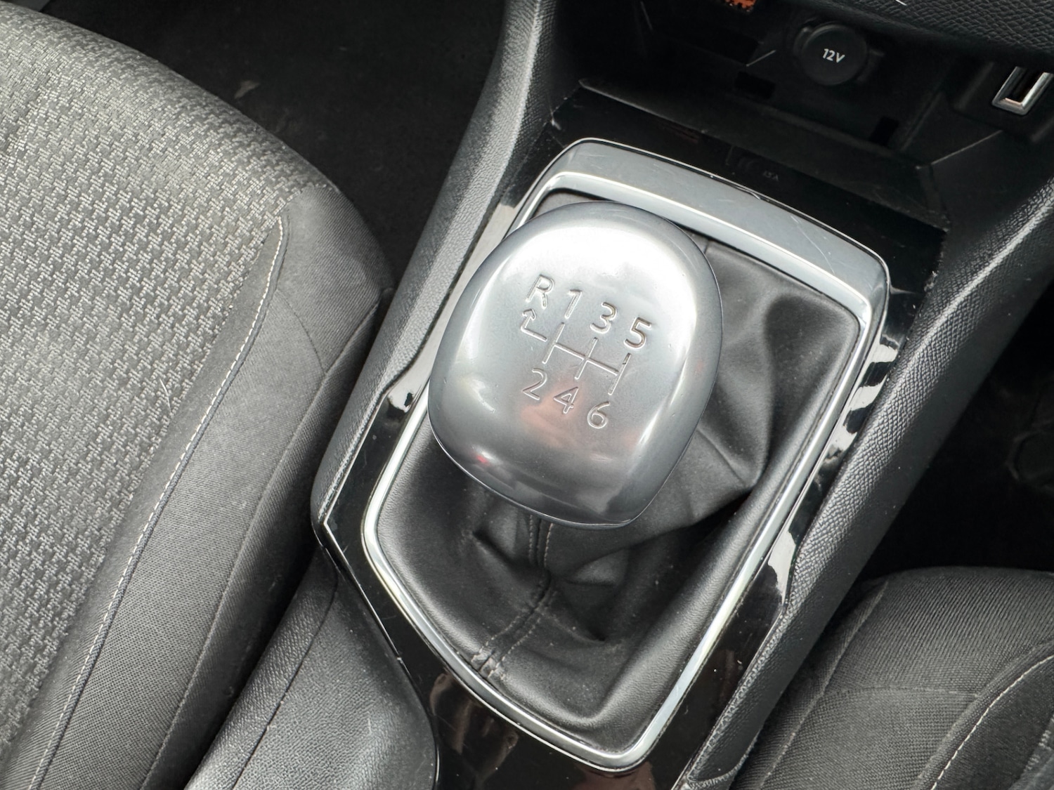 Used Peugeot 308 2018 for sale - 76450311: Photo 16