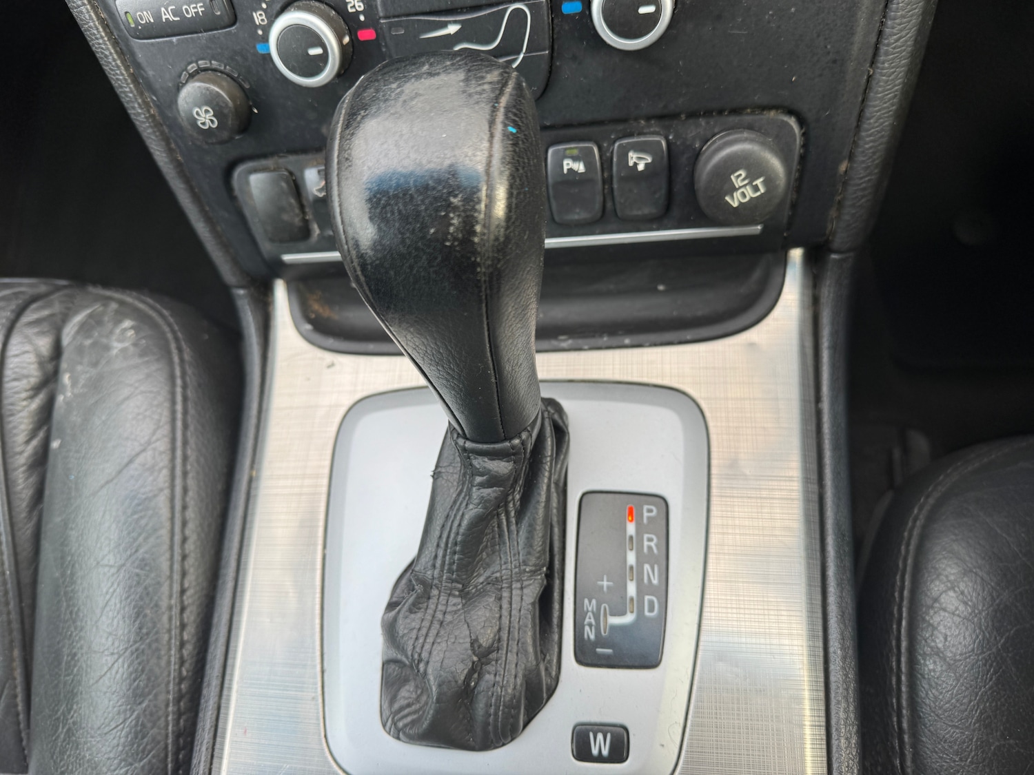 Used Volvo XC90 2010 for sale - 77024106: Photo 16