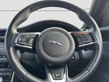 Used Jaguar XF 2016 for sale - 73976857: Photo