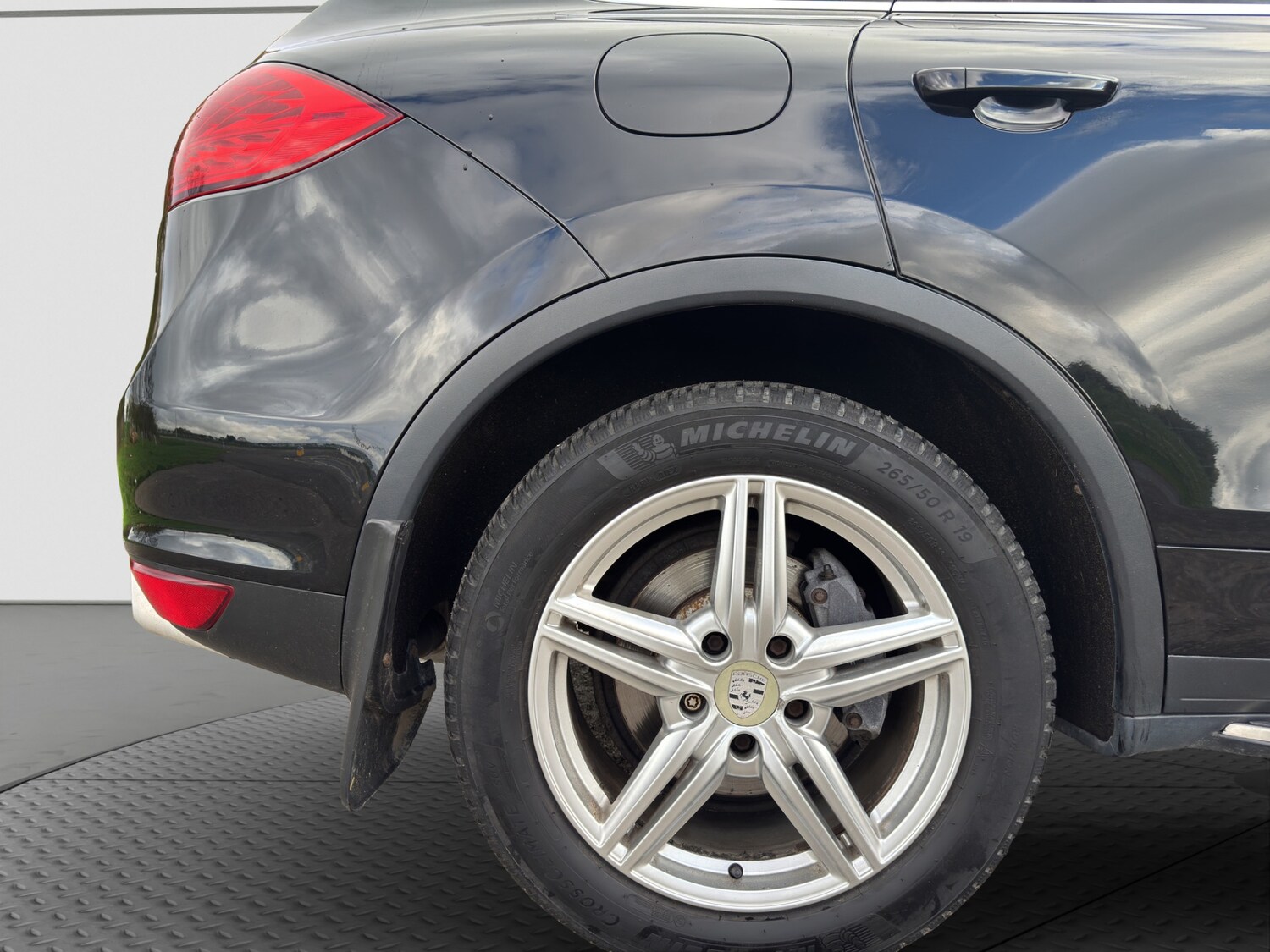 Used Porsche Cayenne 2011 for sale - 76329945: Photo 10