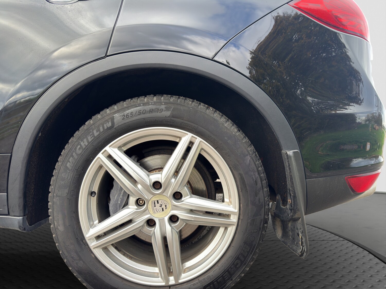 Used Porsche Cayenne 2011 for sale - 76329945: Photo 13