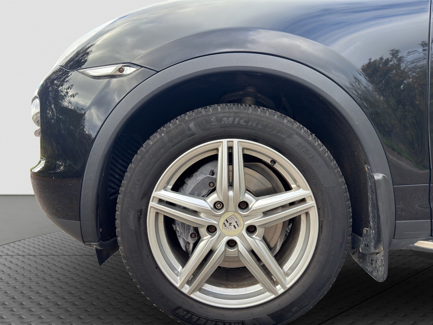 Used Porsche Cayenne 2011 for sale - 76329945: Photo 14