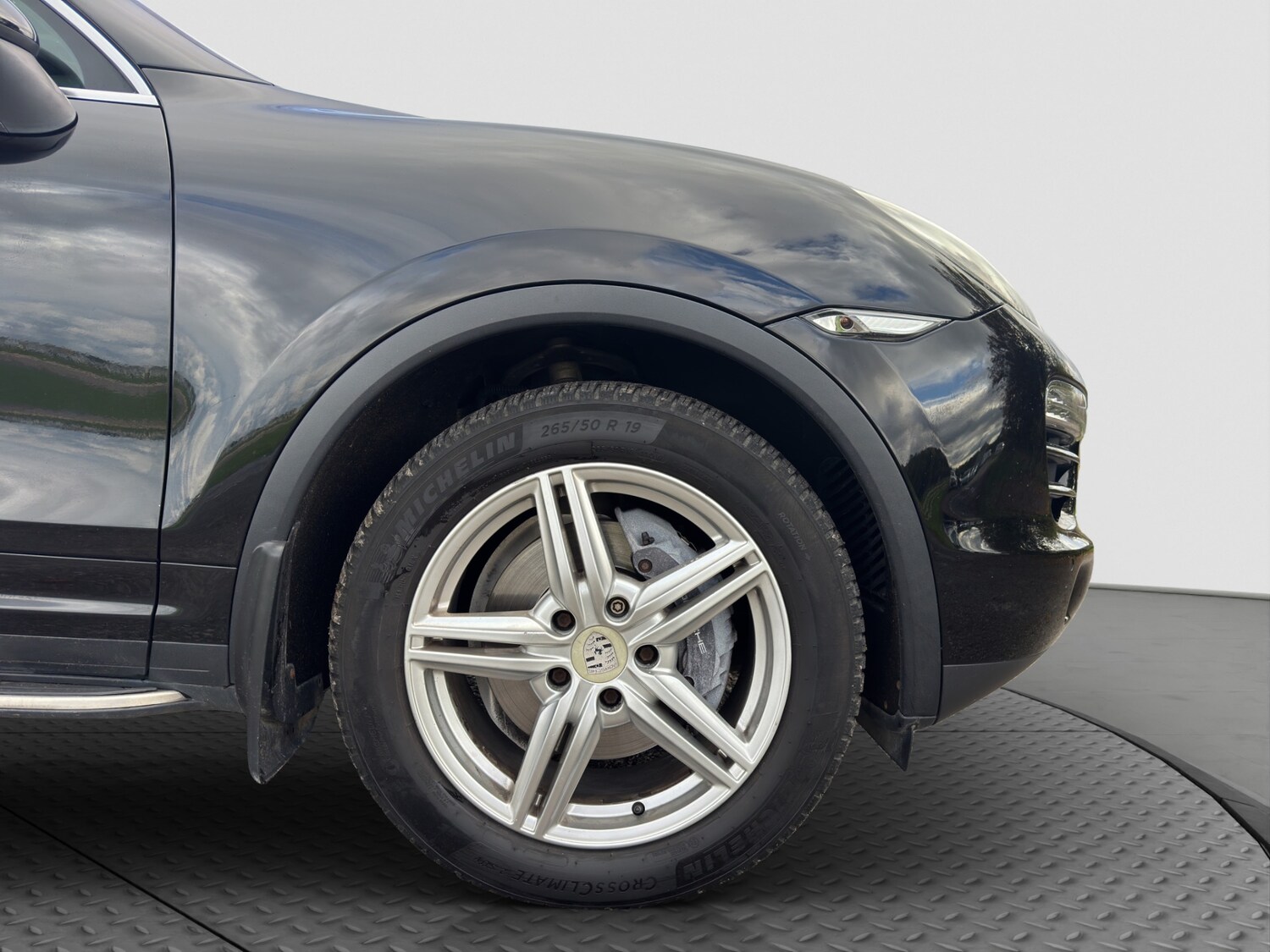 Used Porsche Cayenne 2011 for sale - 76329945: Photo 15