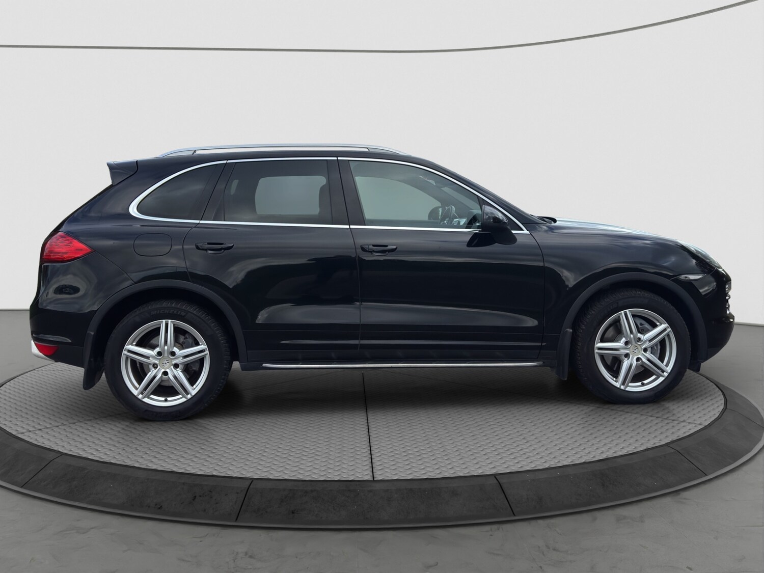 Used Porsche Cayenne 2011 for sale - 76329945: Photo 27
