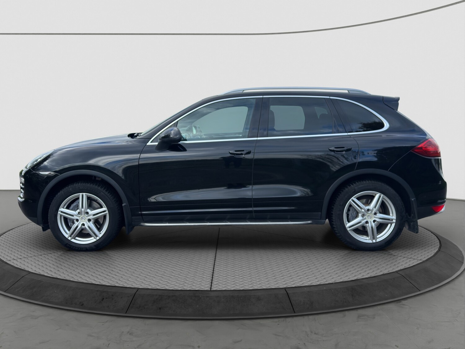 Used Porsche Cayenne 2011 for sale - 76329945: Photo 31