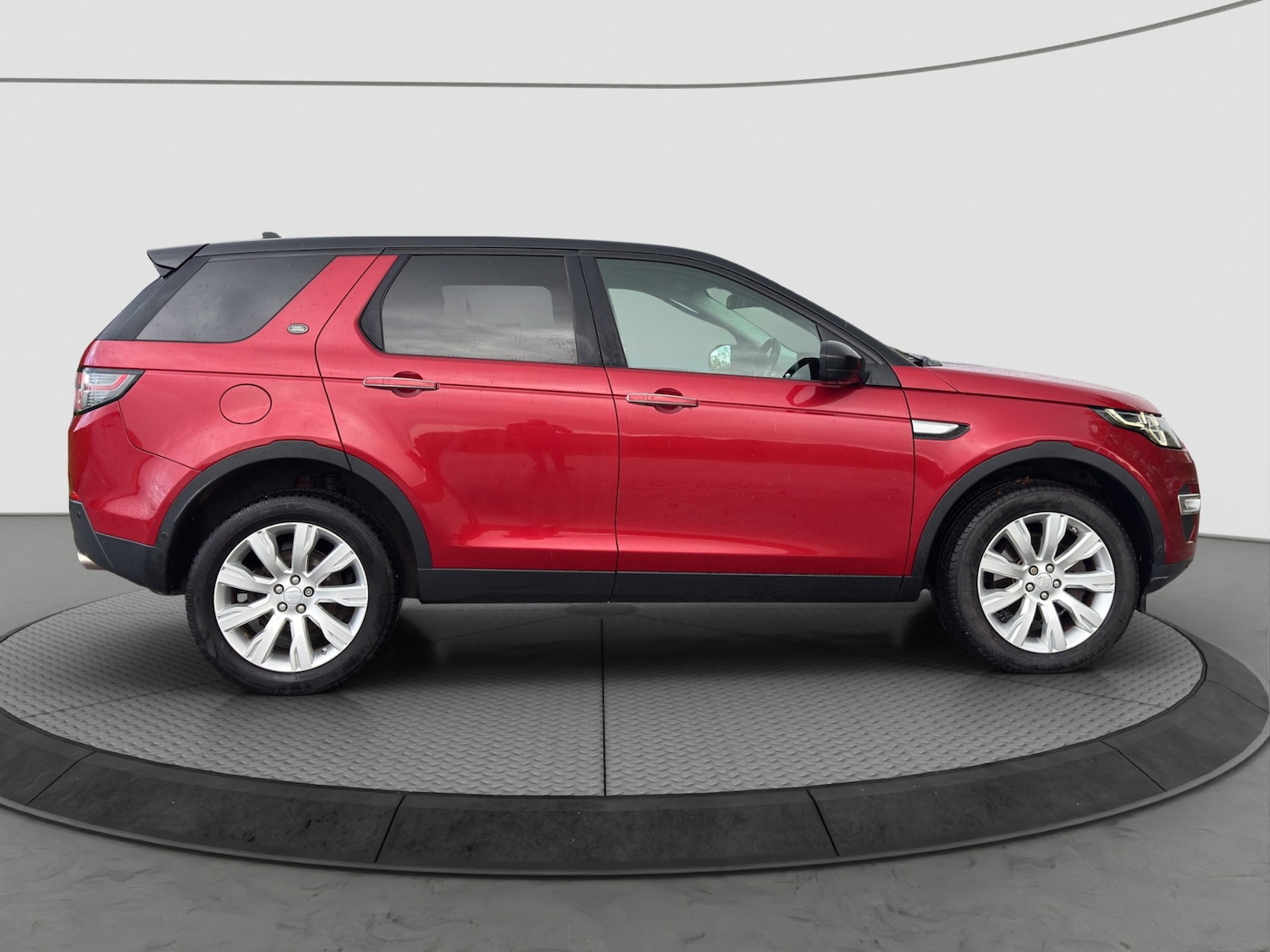 Used Land Rover Discovery Sport 2015 for sale - 76332088: Photo 13