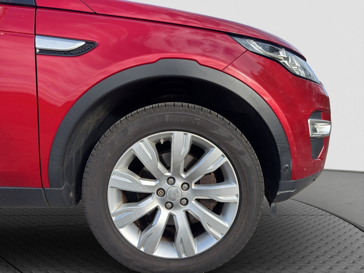 Used Land Rover Discovery Sport 2015 for sale - 76332088: Photo 17