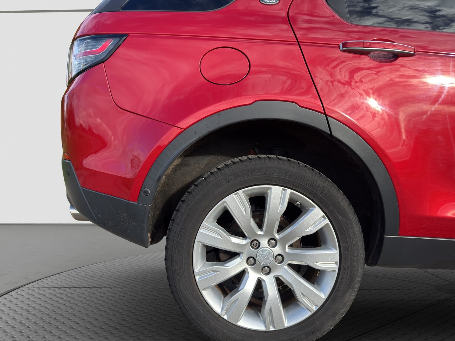 Used Land Rover Discovery Sport 2015 for sale - 76332088: Photo 19