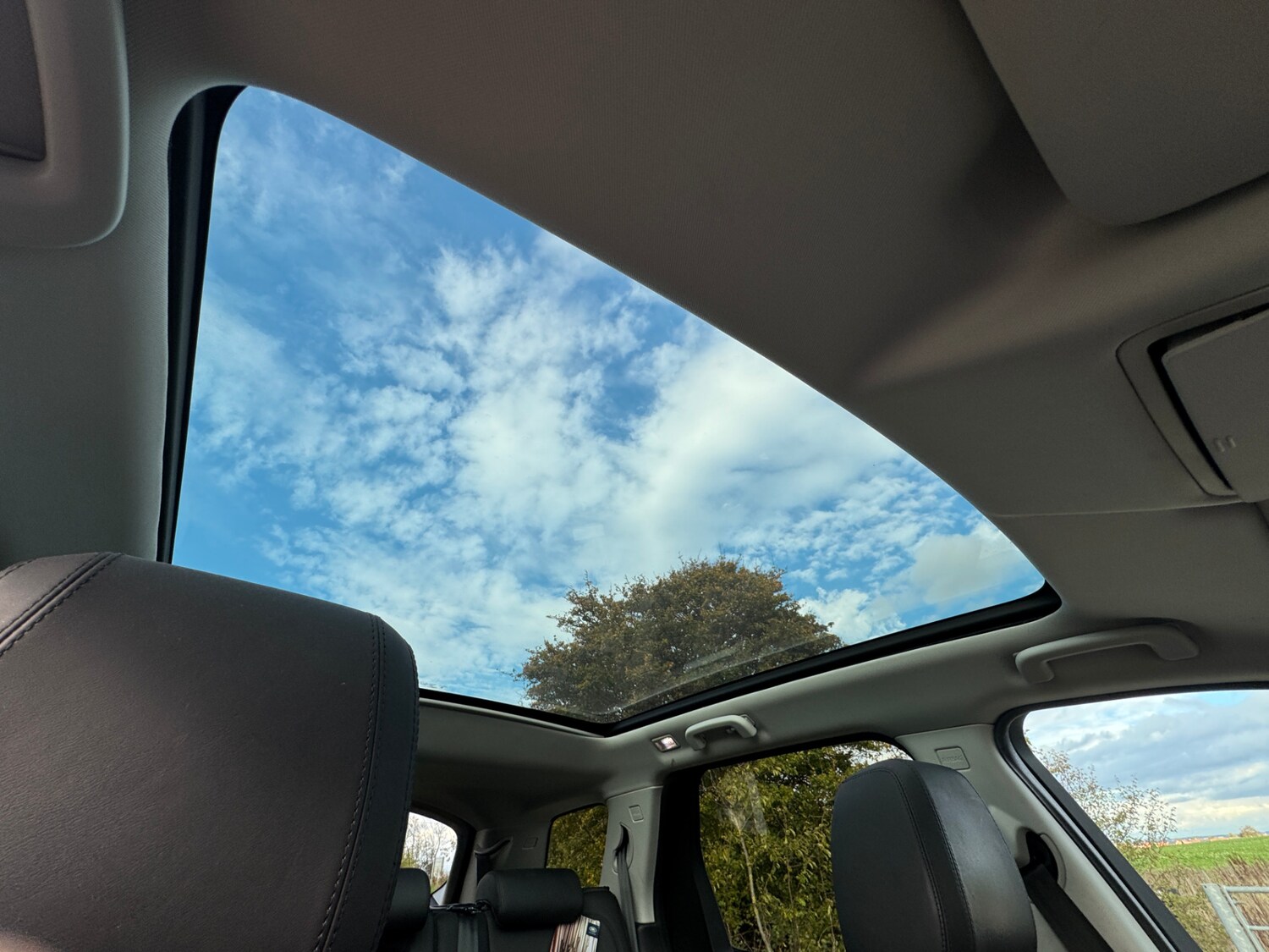 Used Land Rover Discovery Sport 2015 for sale - 76332088: Photo 6