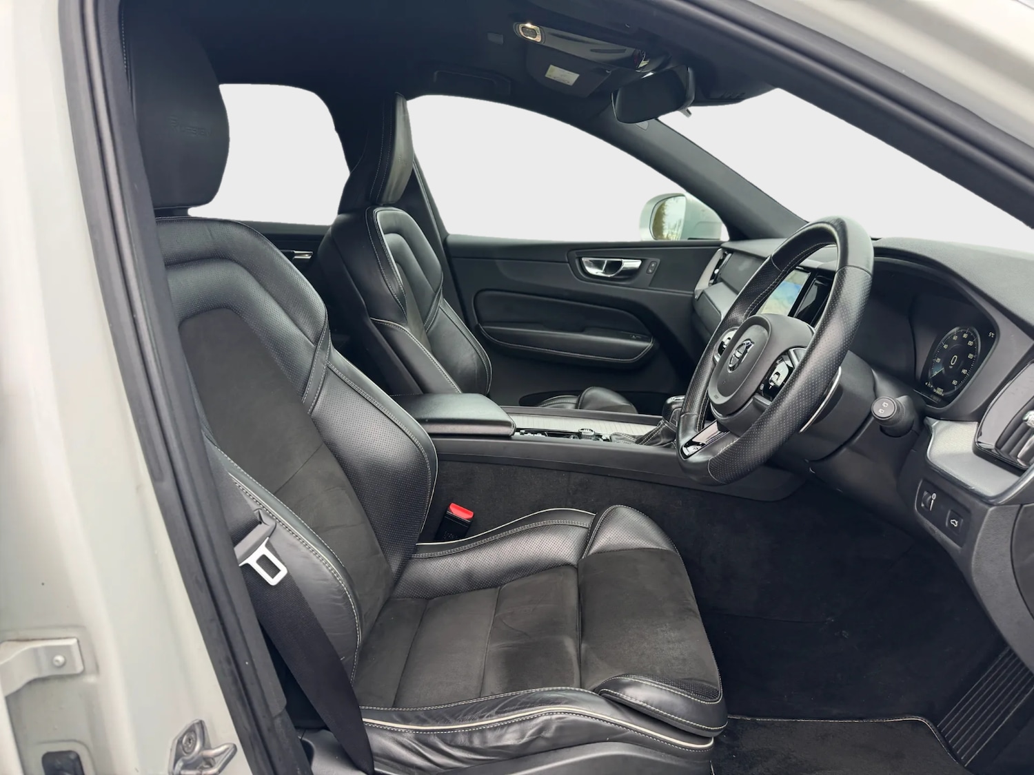 Used Volvo XC60 2018 for sale - 77272698: Photo 23