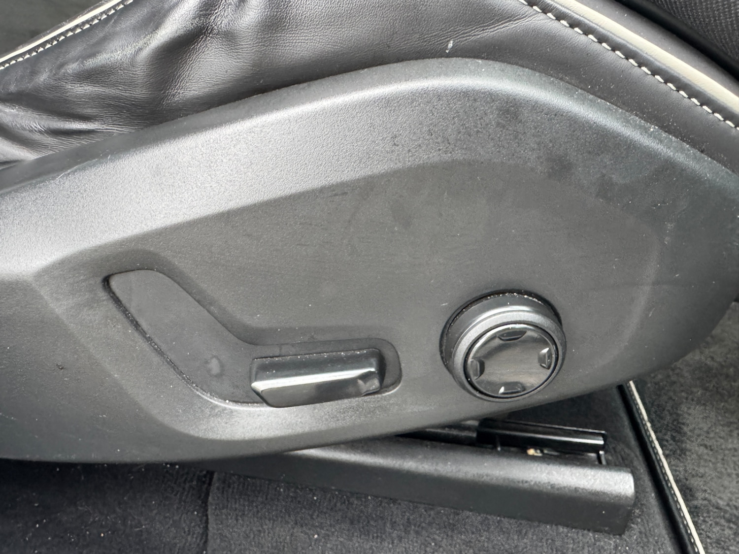 Used Volvo XC60 2018 for sale - 77272698: Photo 32