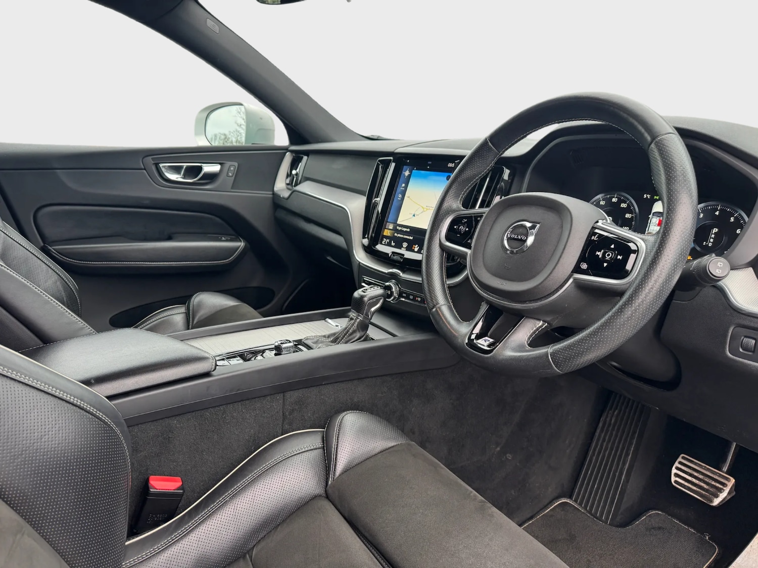 Used Volvo XC60 2018 for sale - 77272698: Photo 6