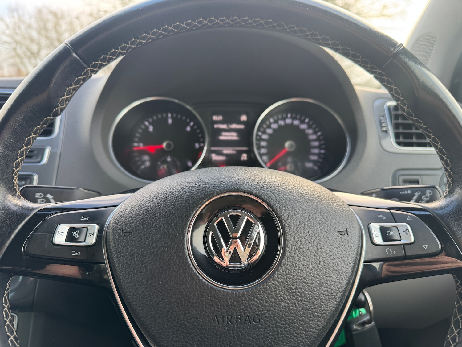 Used Volkswagen Polo 2015 for sale - 77223377: Photo 2