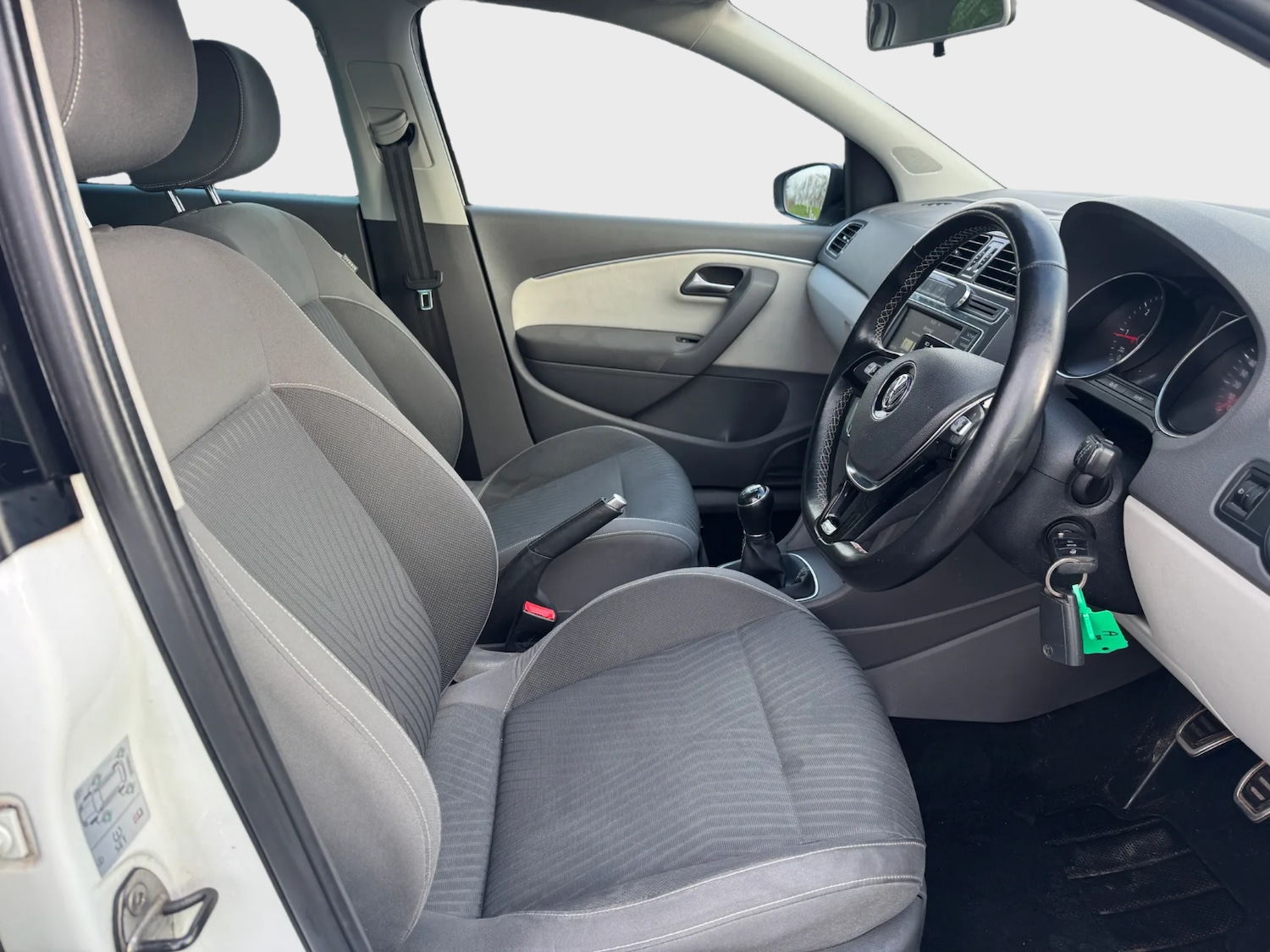 Used Volkswagen Polo 2015 for sale - 77223377: Photo 27