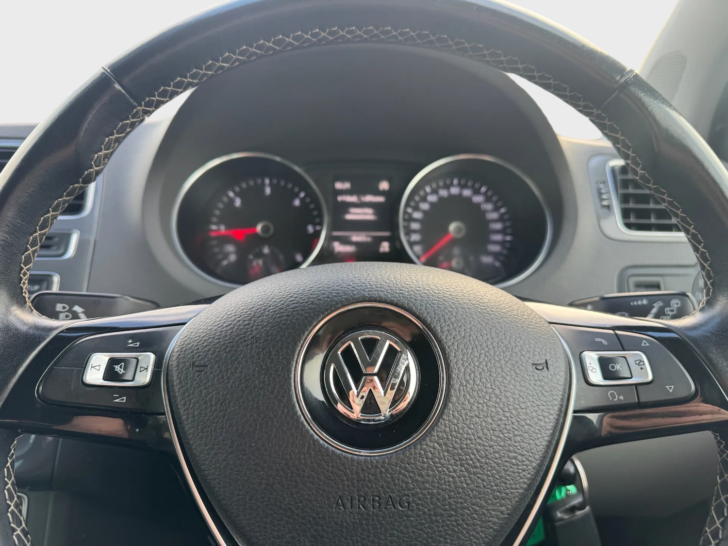 Used Volkswagen Polo 2015 for sale - 77223377: Photo 28