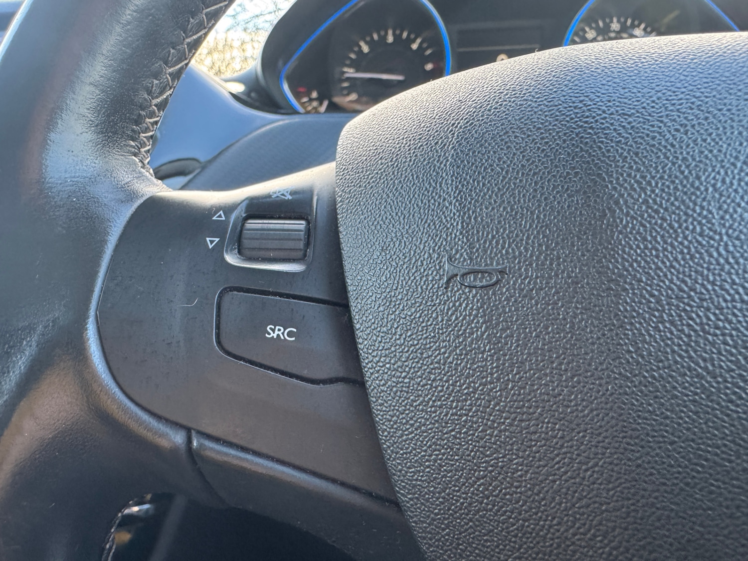 Used Peugeot 2008 2018 for sale - 76693259: Photo 10