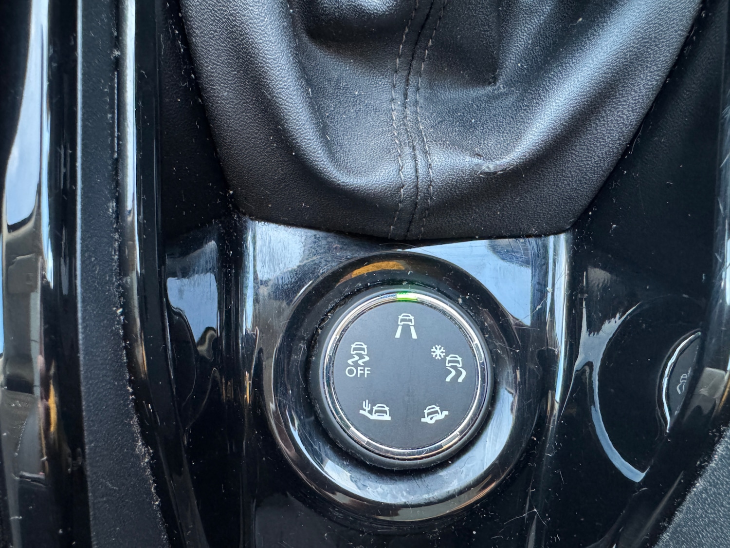 Used Peugeot 2008 2018 for sale - 76693259: Photo 24