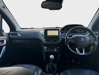 Used Peugeot 2008 2018 for sale - 76693259: Photo