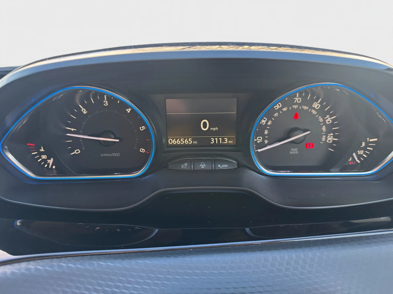 Used Peugeot 2008 2018 for sale - 76693259: Photo 31