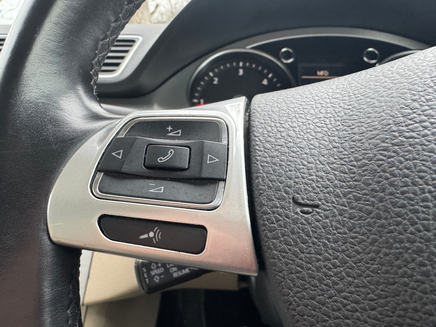 Used Volkswagen Passat 2011 for sale - 76722425: Photo 29