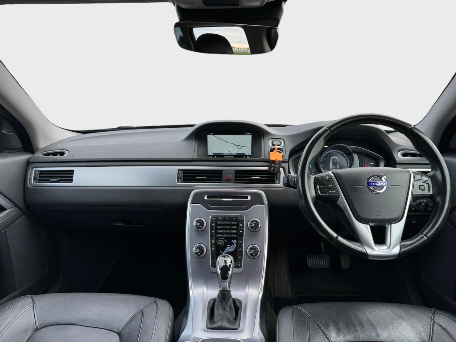 Used Volvo V70 2015 for sale - 78055176: Photo 2