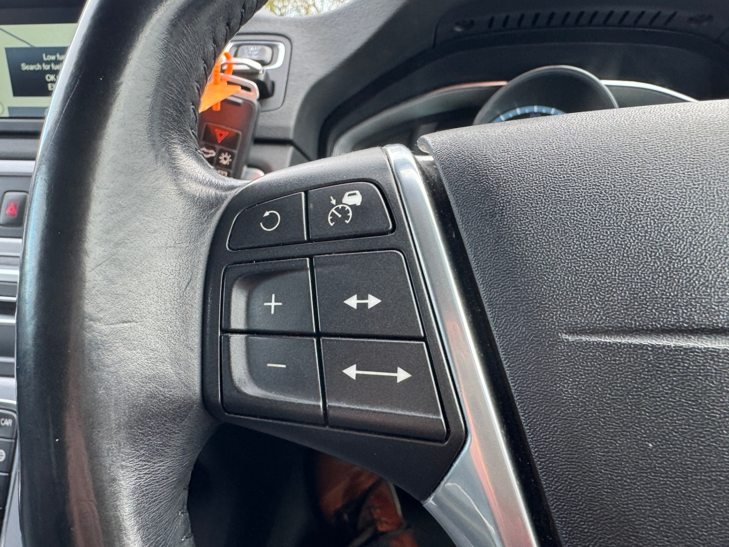 Used Volvo V70 2015 for sale - 78055176: Photo 24