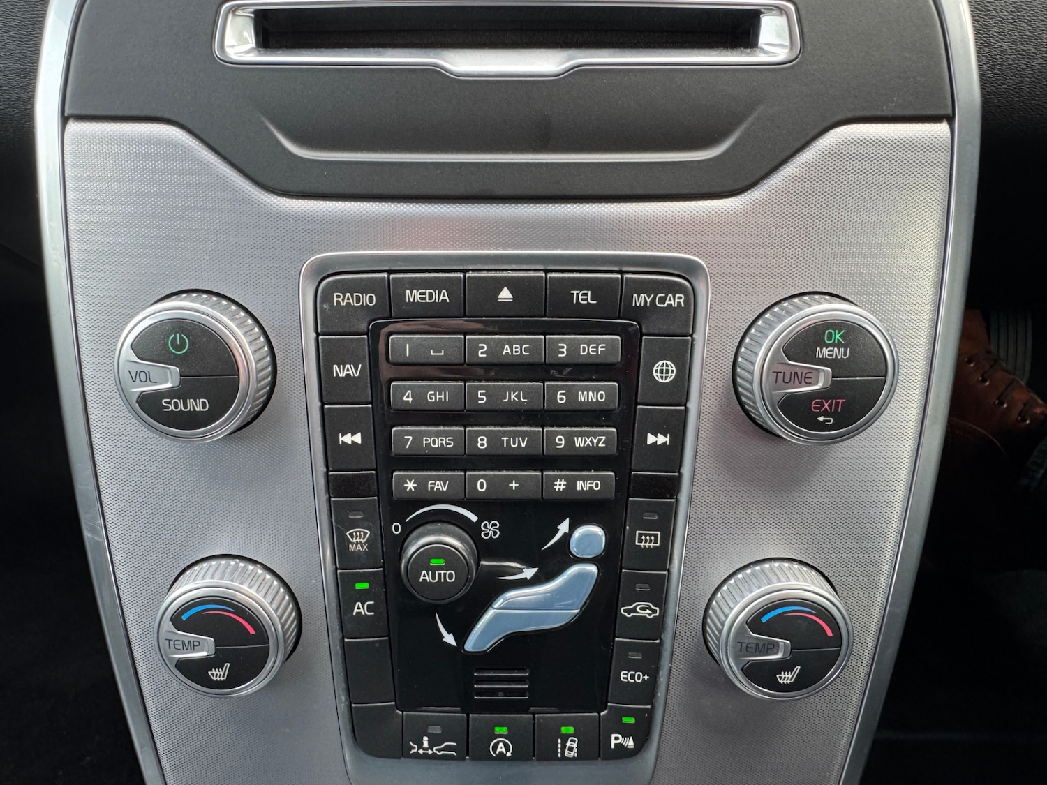 Used Volvo V70 2015 for sale - 78055176: Photo 27