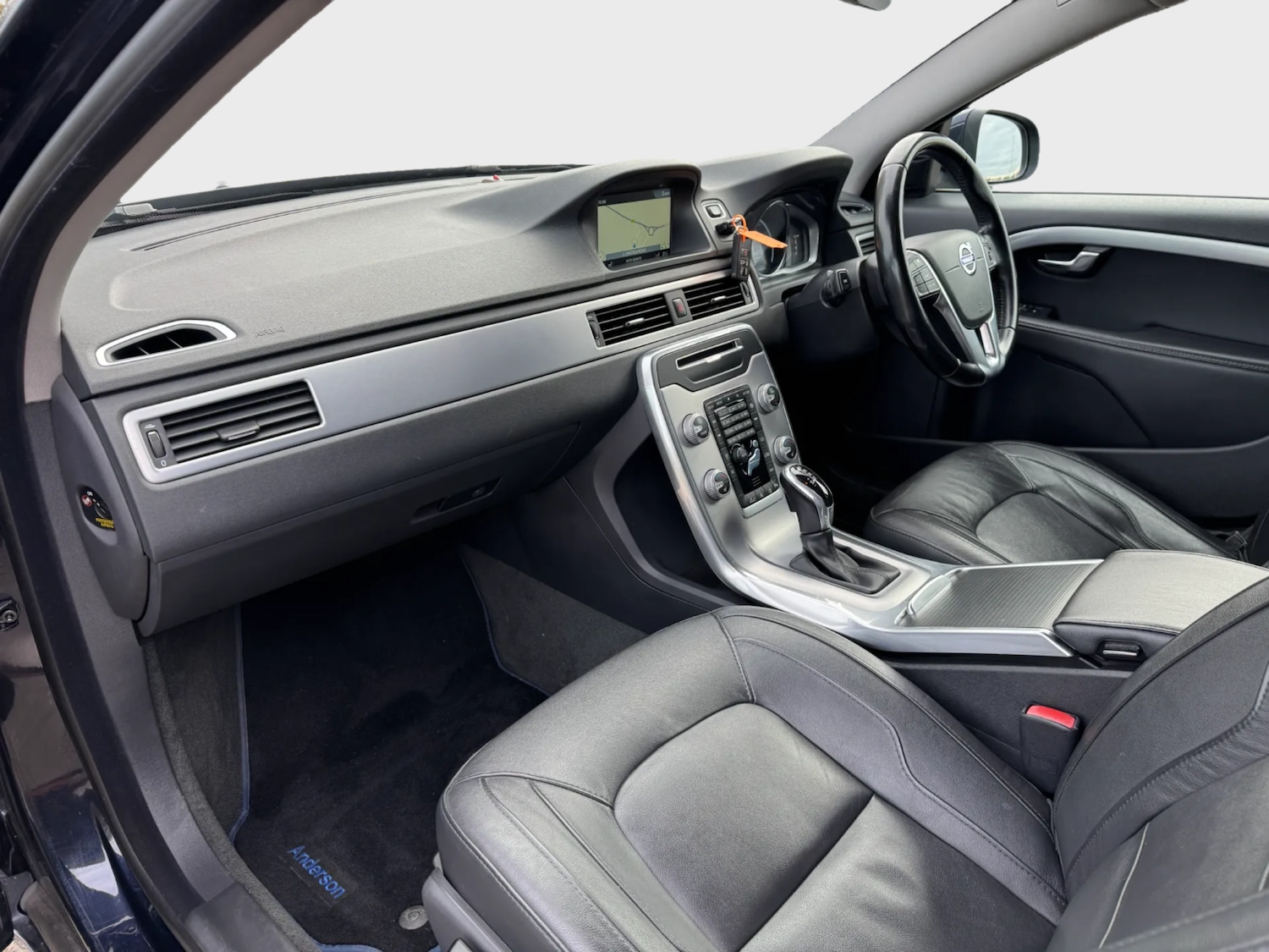 Used Volvo V70 2015 for sale - 78055176: Photo 4