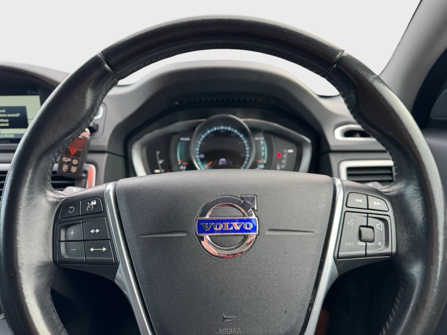 Used Volvo V70 2015 for sale - 78055176: Photo 6