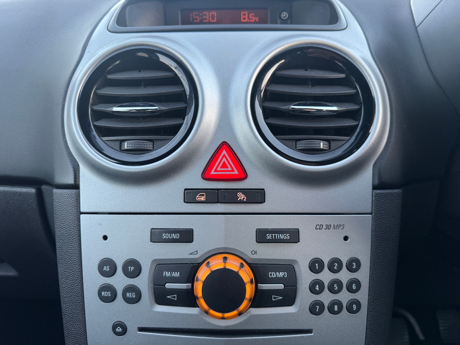 Used Vauxhall Corsa 2008 for sale - 77004723: Photo 8