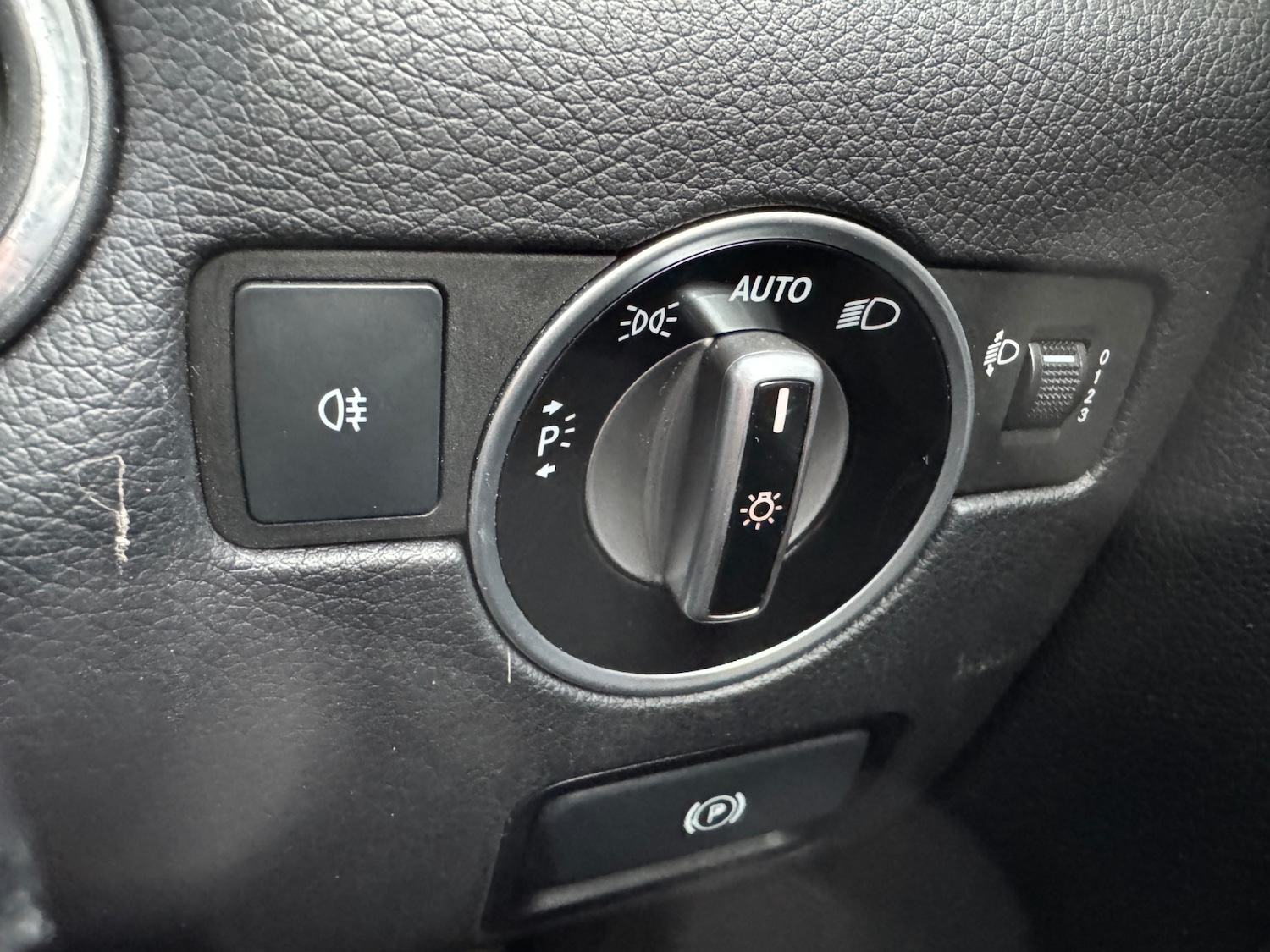 Used Mercedes-Benz SLK 2013 for sale - 76404966: Photo 13