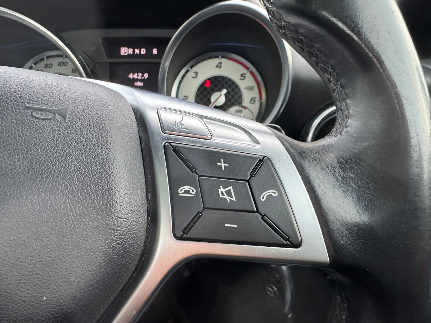 Used Mercedes-Benz SLK 2013 for sale - 76404966: Photo 23