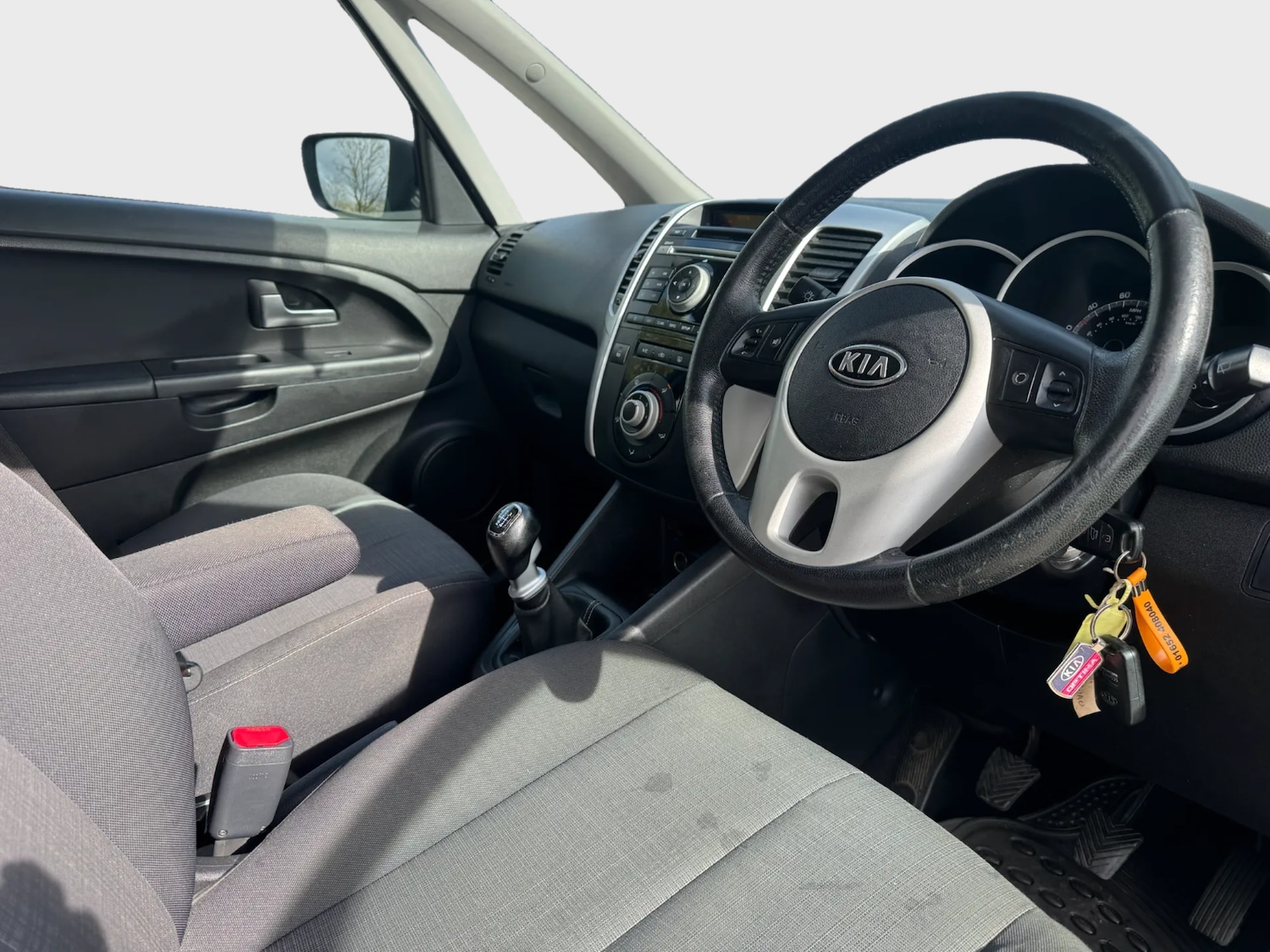 Used Kia Venga 2010 for sale - 78131659: Photo 2