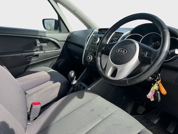 Used Kia Venga 2010 for sale - 78131659: Photo