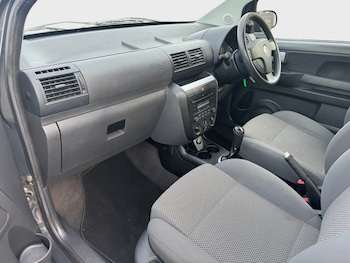 Used Volkswagen Fox 2010 for sale - 77676433: Photo