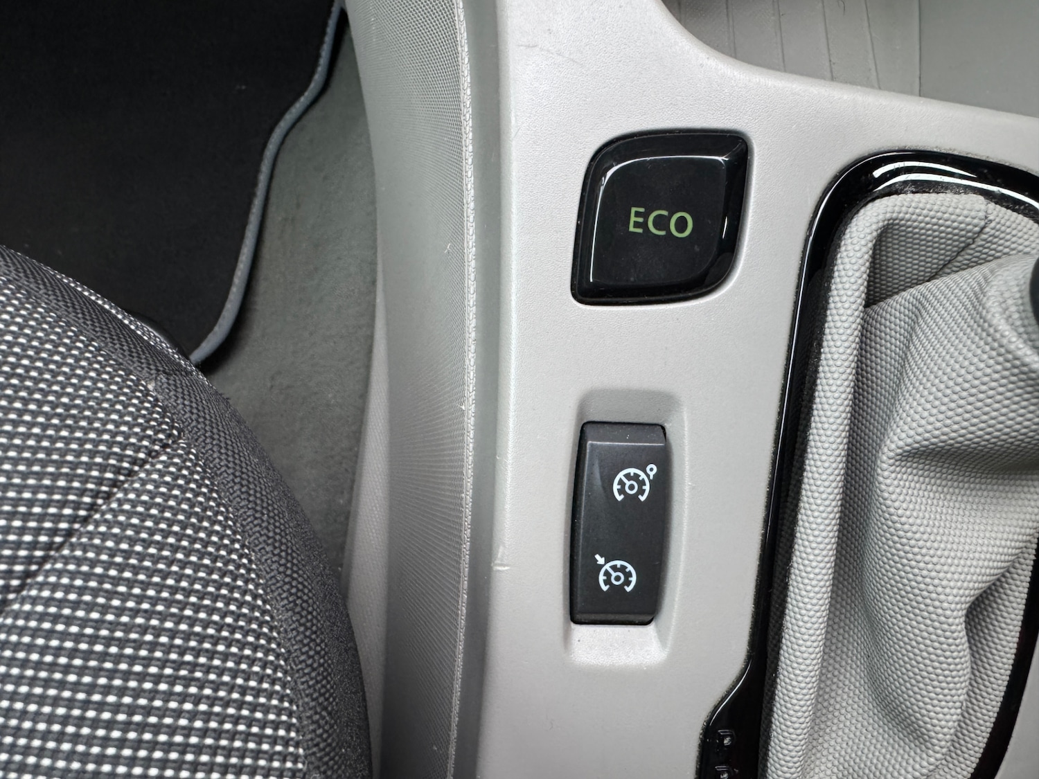 Used Renault Zoe 2015 for sale - 76404968: Photo 16