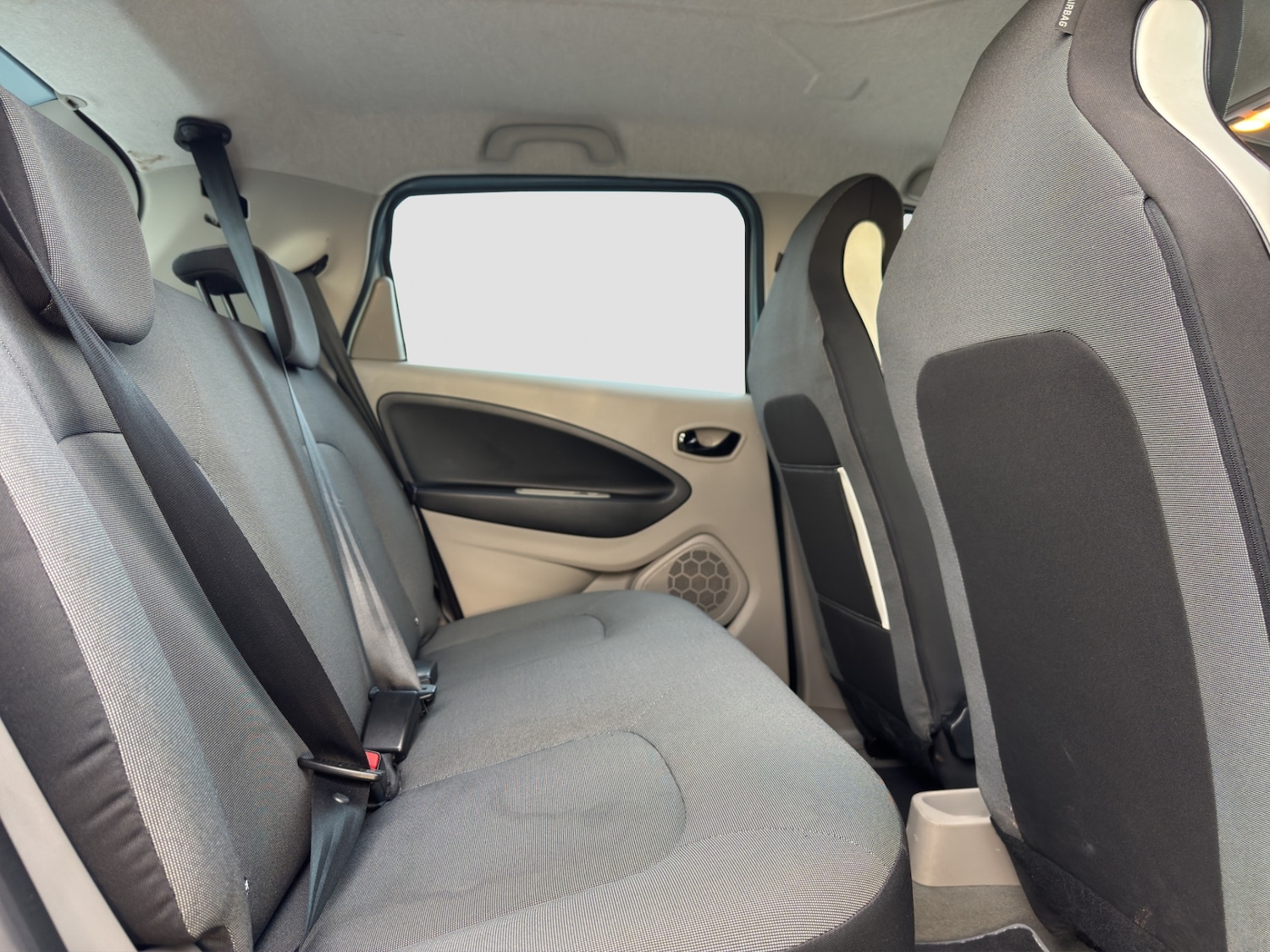 Used Renault Zoe 2015 for sale - 76404968: Photo 25