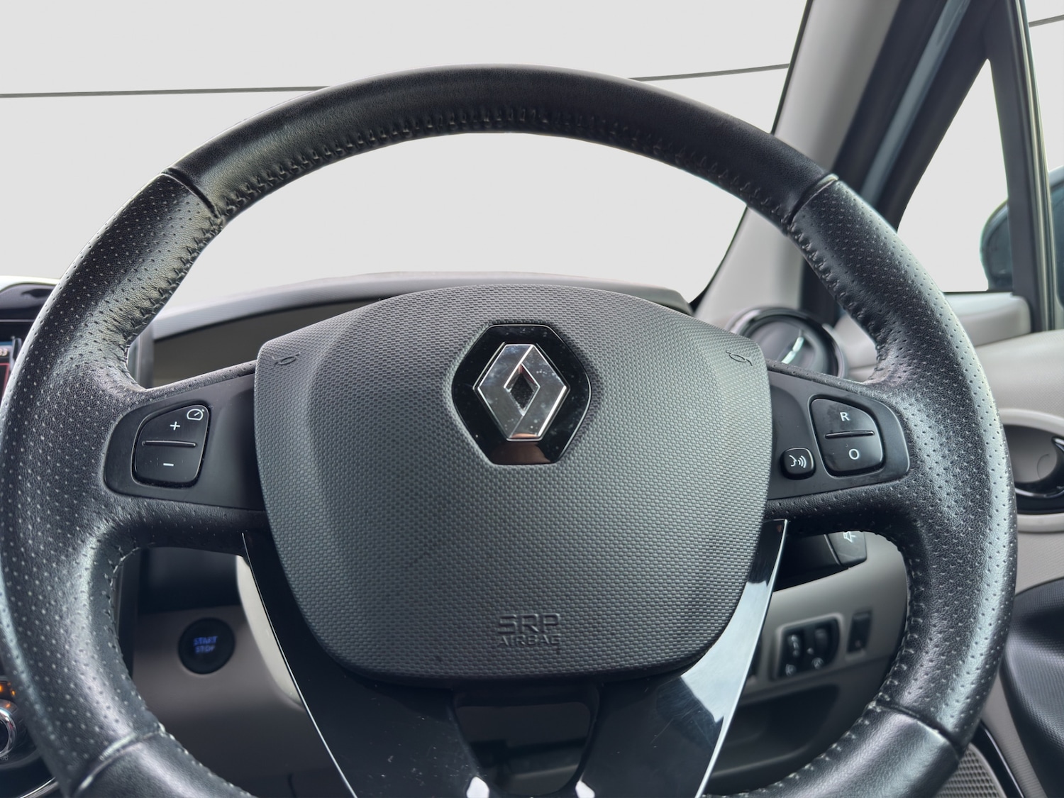 Used Renault Zoe 2015 for sale - 76404968: Photo 4