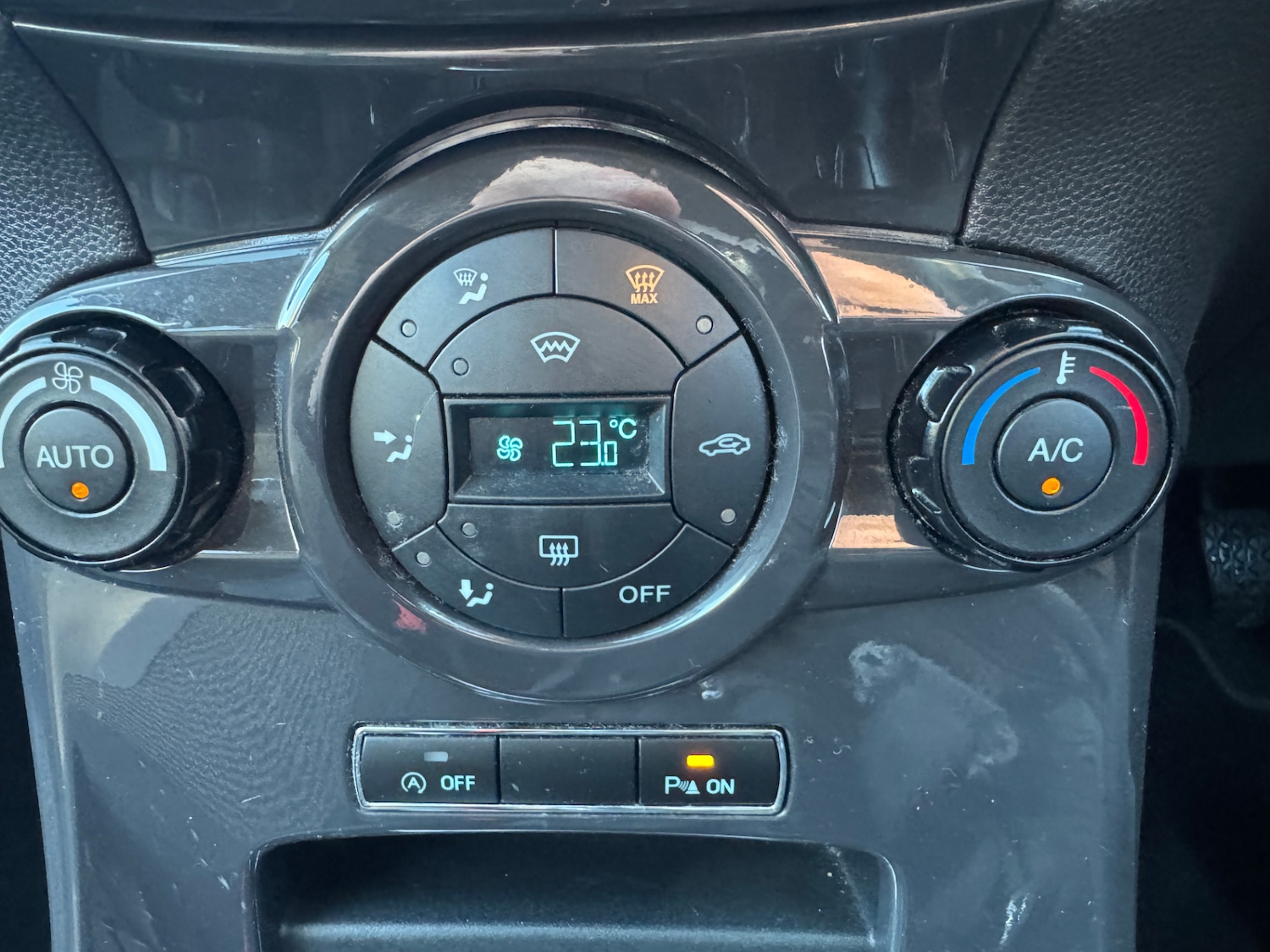 Used Ford Fiesta 2013 for sale - 76505558: Photo 14